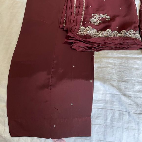 Indian suit - Picture 3 of 7